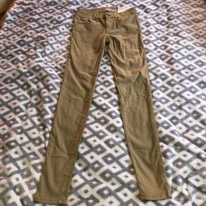 NWT!! American Eagle Khaki jeans